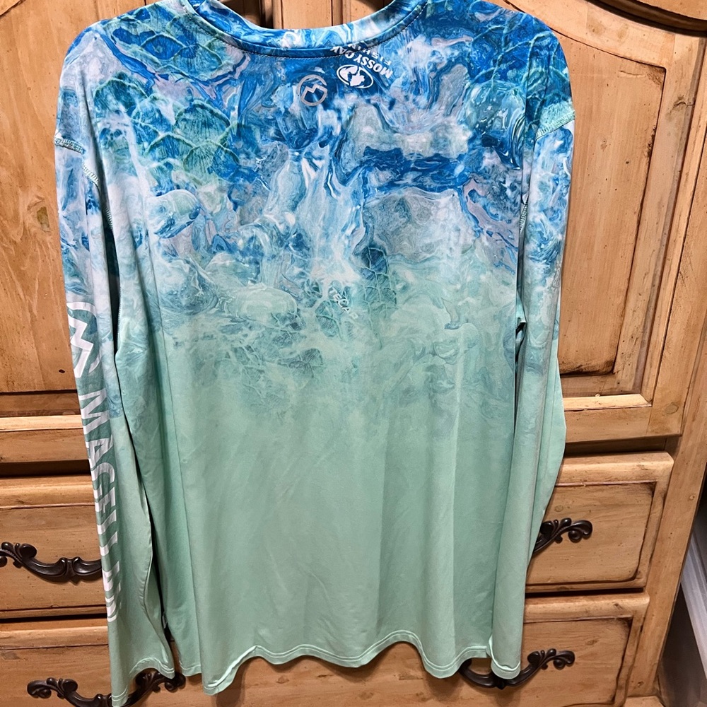 Magellan Outdoors Blue and Green Long Sleeve Tee